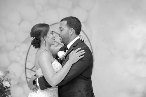 Wedding photographer NYC, Your wedding is pretty much one of the most important days of your life and you wouldn’t want anything to go wrong


https://www.photostudio308.com/wedding/