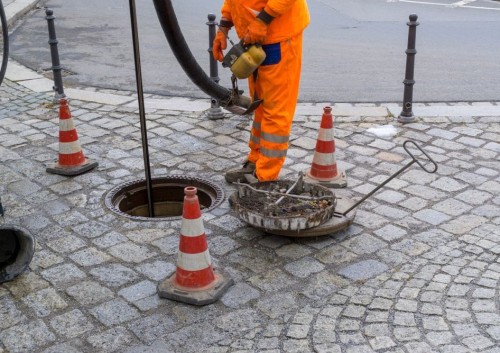 Get your last-minute clogged pipes, blocked toilets or clogged sinks fixed at in urgency by availing our 24/7 Emergency Blocked Drain Services in Stockport.

https://jetflowdrainservices.co.uk/247-emergency-drain-services-stockport/