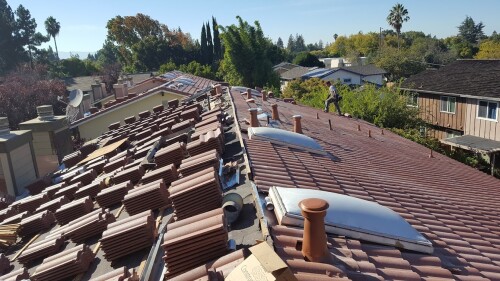 Falcon Roofing
13088 Potts Dr.
San Jose, CA 95111
(408) 225-1705

http://www.falcon-roofing.com