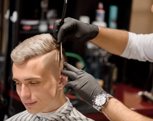 Utforsk våre eksklusive frisørtjenester nær deg på Straight Edge Barber Shop. Vi tilbyr skreddersydde hårklipp, barbering og skjeggtrimming i en avslappende atmosfære. Våre erfarne frisører bruker kun førsteklasses produkter for å sikre at du får den beste behandlingen. Enten du trenger en klassisk klipp eller en moderne stil, er vi her for å oppfylle dine ønsker. Besøk oss i dag for en unik opplevelse av barbering og velvære!
Website: https://www.straightedge.no/