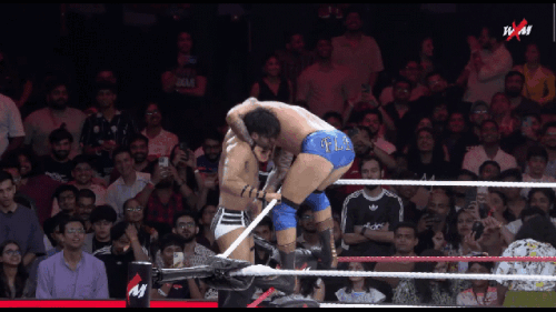 f8b41a982cd1eb015998a8b476e5b704.gif