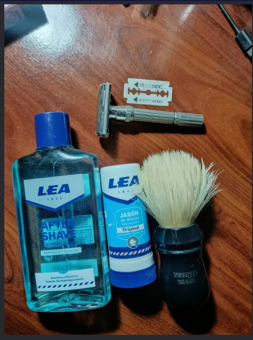 ea3e9fea862516cfefc05e70b9baca90.jpg