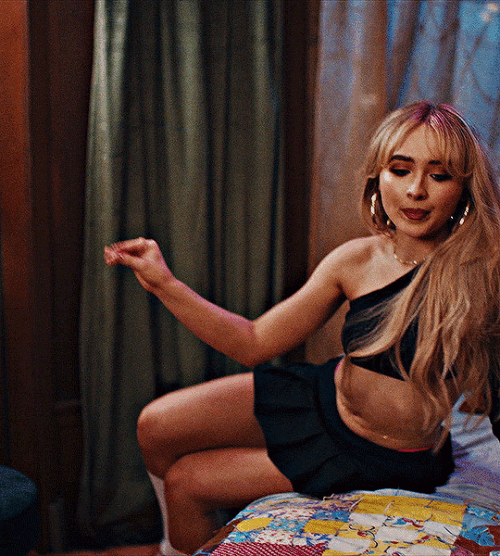 e8945fd5577e8003a2fe0aa76ceb6353.gif