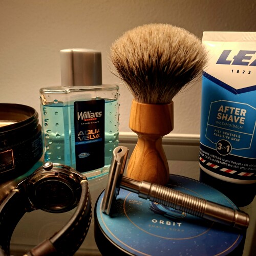 4d3a9cfe602dd8694f88546afb24896e.jpg
