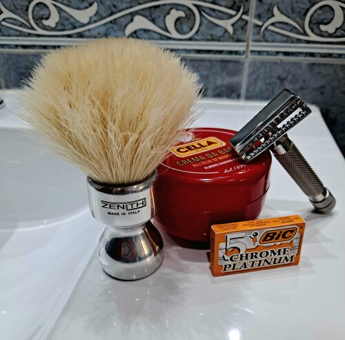 de3a21cfca0196cbed175e06279e754b.jpg