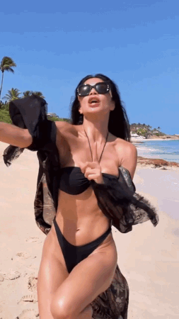 d11ba6fb75433ae7a577f34c140c7c70.gif