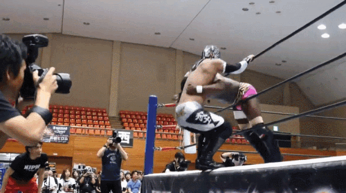 a632cb1ab5a12a4c195aae0c51ce07e3.gif
