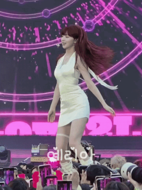 7ec52576bdd6b99f11932a19cf701f67.gif