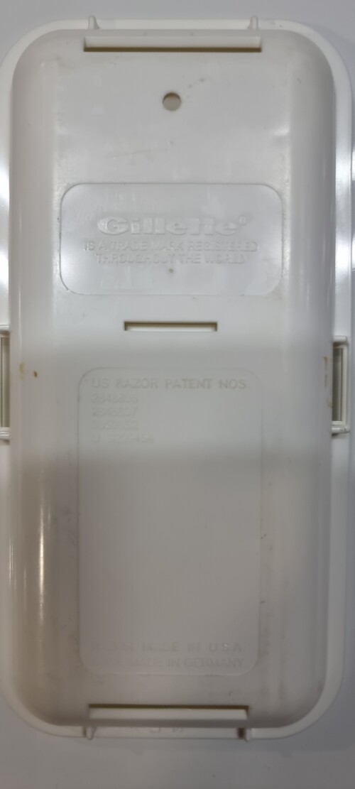 b7bfc0ef84cd2a51664bfe707f9d9b18.jpg