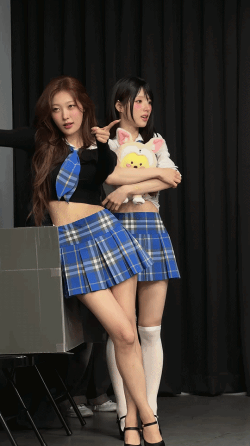 d8f99cddf3d633fddbf4200953cc6e36.gif