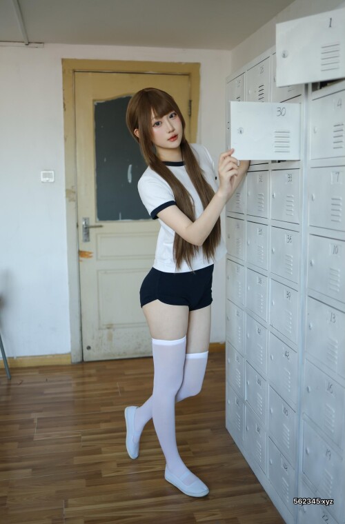 0713149ea0a4e7bc4c1d2a6ec93daf6f.jpg