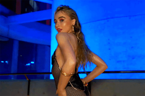 02476d6d9f09bd2df2bcd9557a95ad84.gif