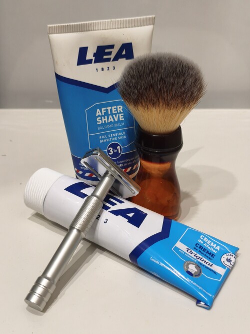 b7778fba5e1a4d5396cbb767de6a8f15.jpg