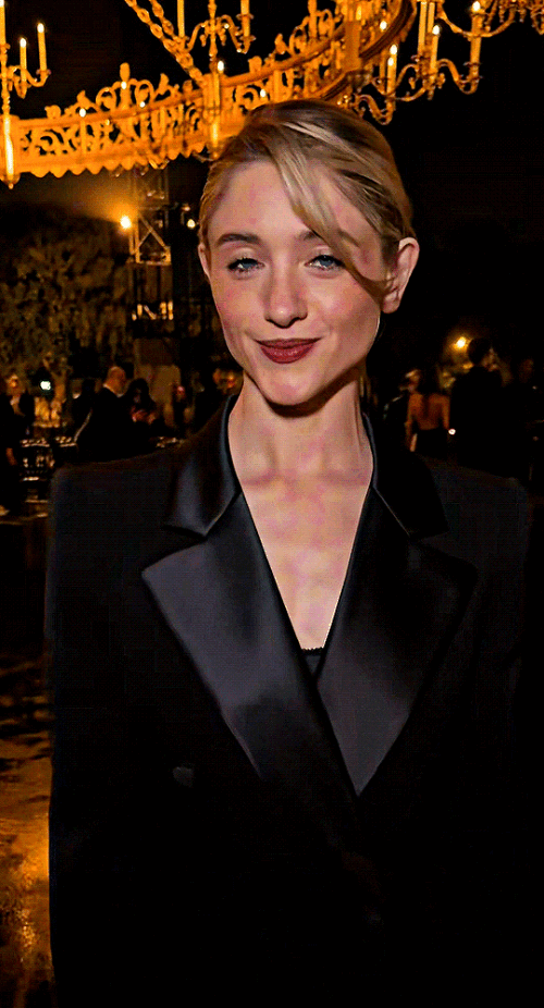 fbd4fc6209bafc2c3d4ff3d0c4ed7670.gif